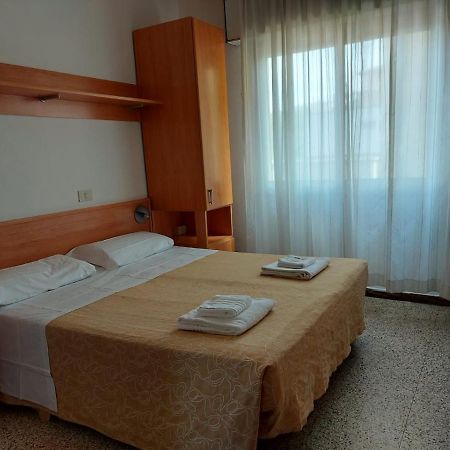 Albergo Alla Nave Lignano Sabbiadoro Exteriör bild