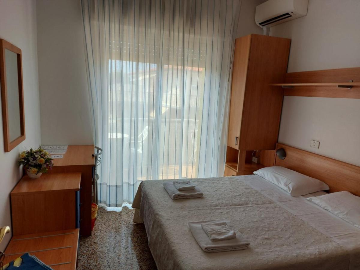 Albergo Alla Nave Lignano Sabbiadoro Exteriör bild