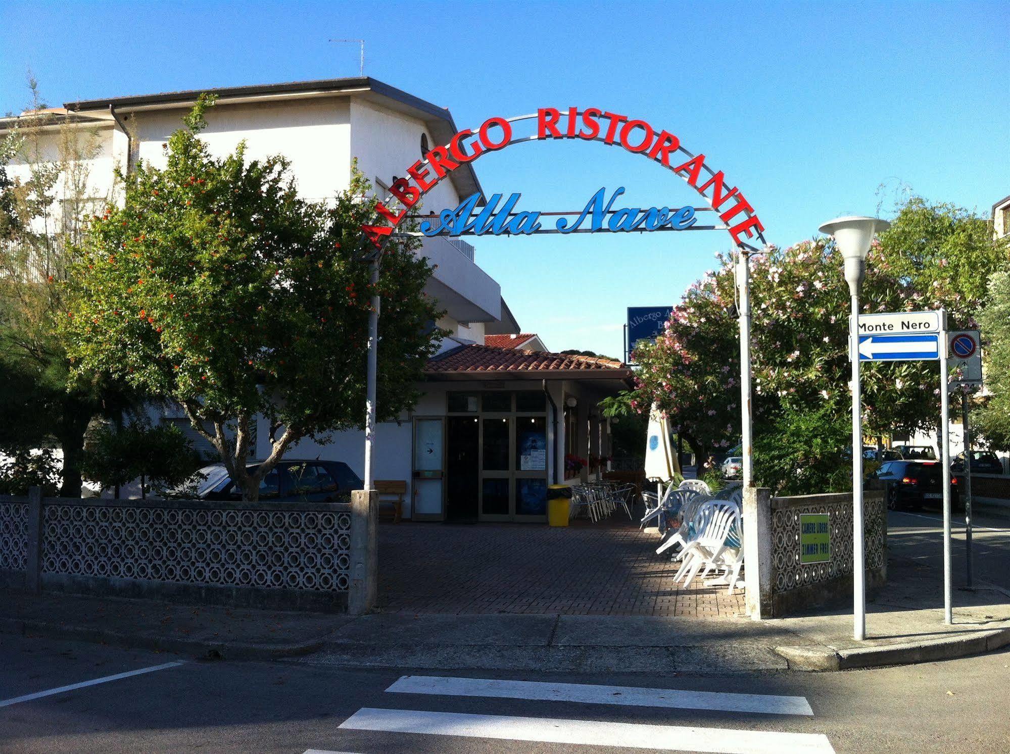 Albergo Alla Nave Lignano Sabbiadoro Exteriör bild