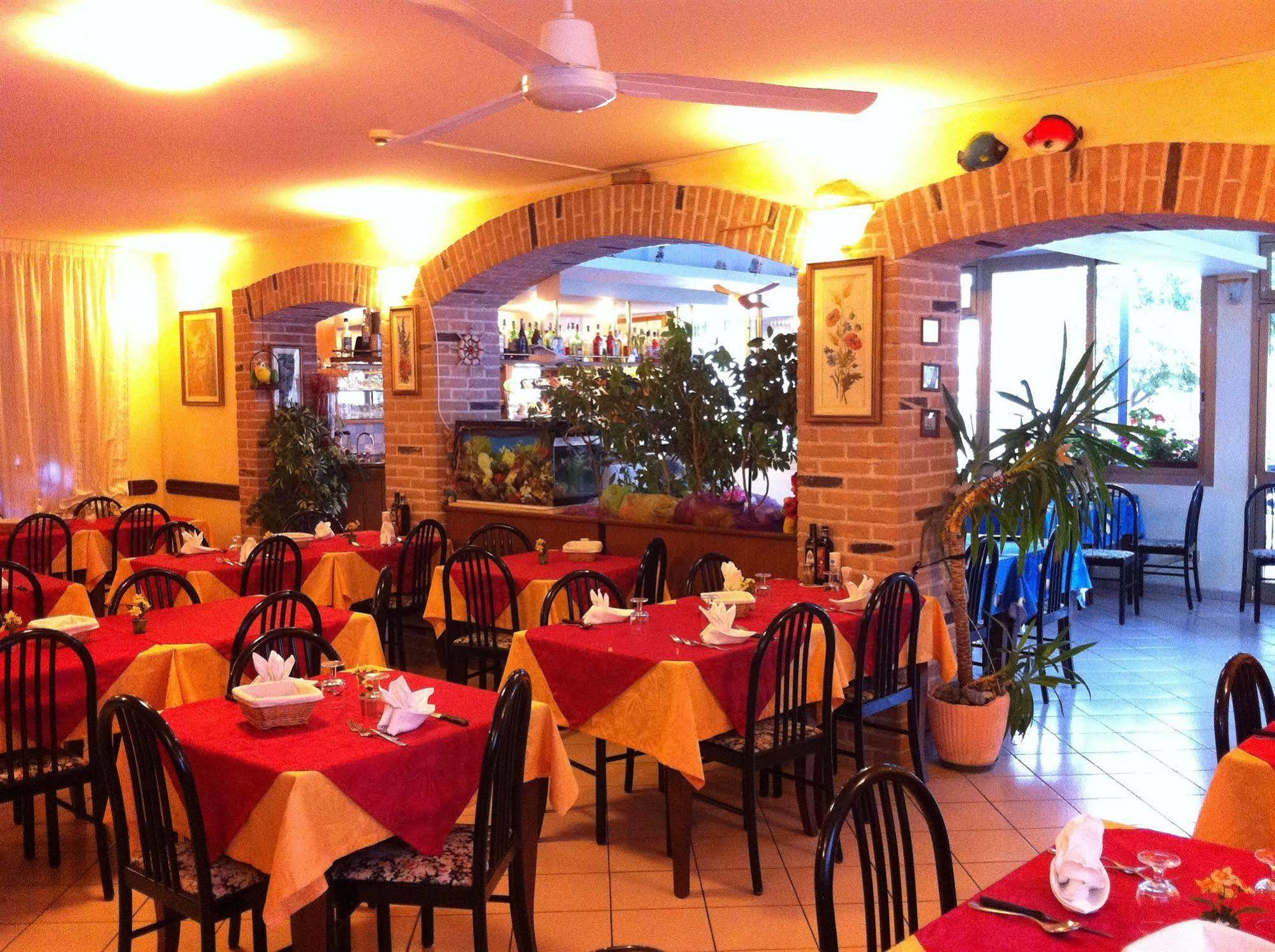 Albergo Alla Nave Lignano Sabbiadoro Exteriör bild