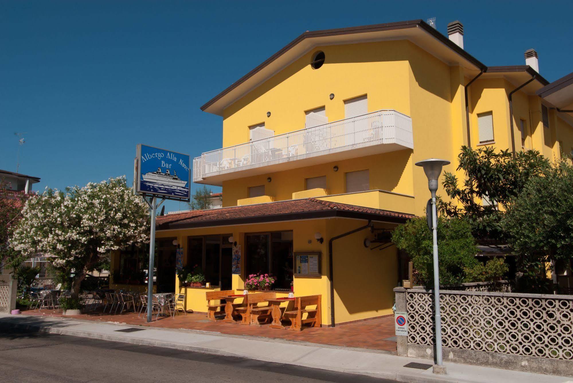 Albergo Alla Nave Lignano Sabbiadoro Exteriör bild